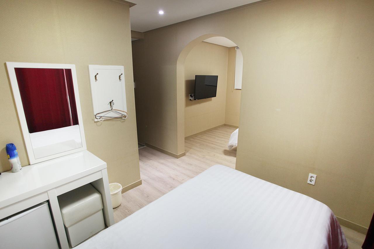 Orange Tree Hotel Чеджудо Экстерьер фото
