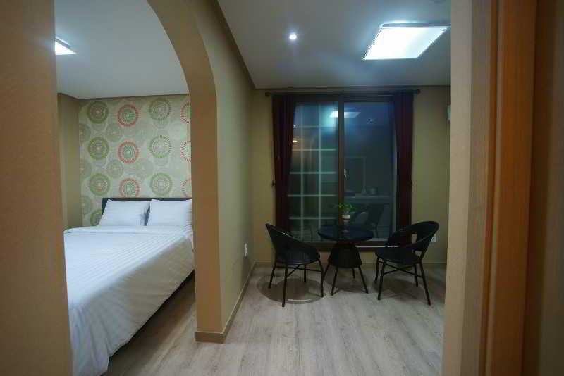 Orange Tree Hotel Чеджудо Экстерьер фото