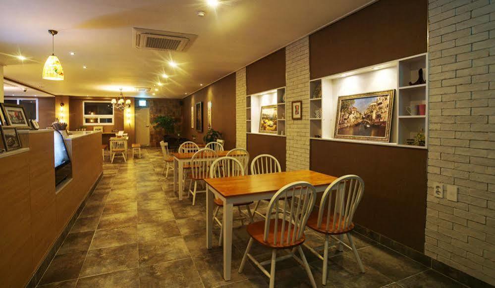 Orange Tree Hotel Чеджудо Экстерьер фото