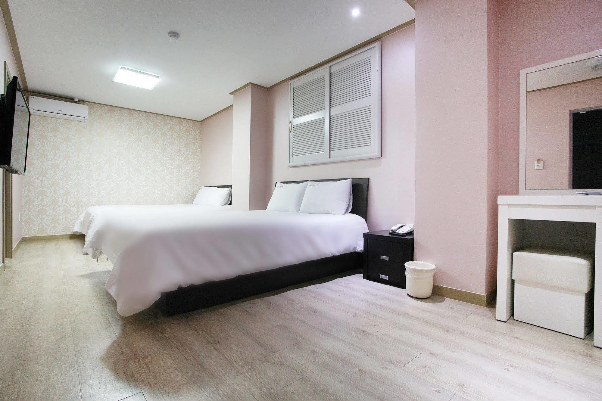 Orange Tree Hotel Чеджудо Экстерьер фото