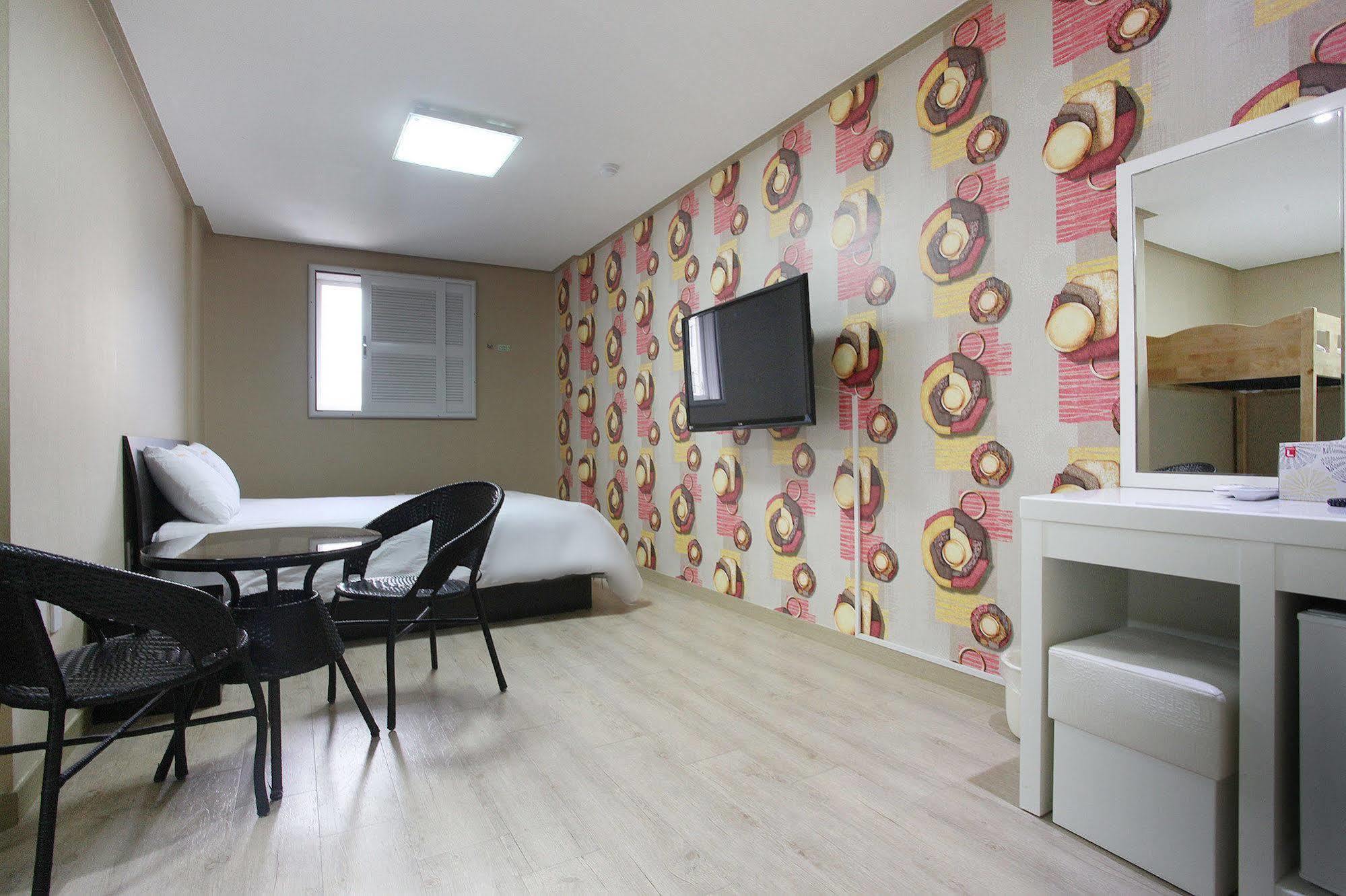 Orange Tree Hotel Чеджудо Экстерьер фото