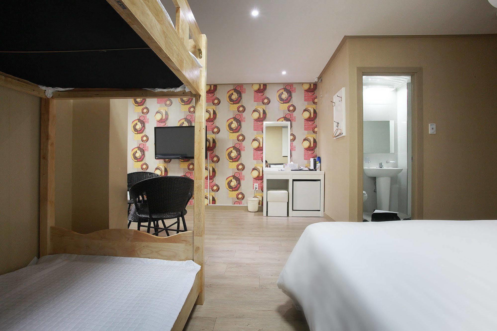 Orange Tree Hotel Чеджудо Экстерьер фото