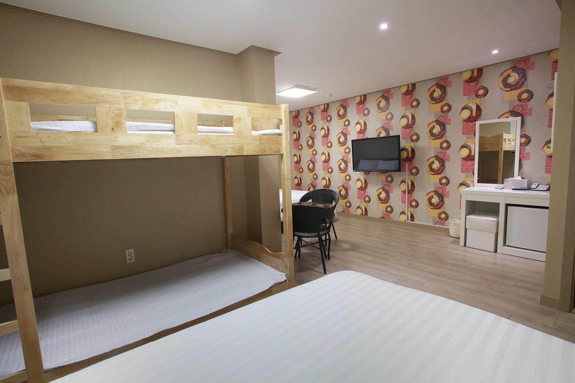 Orange Tree Hotel Чеджудо Экстерьер фото