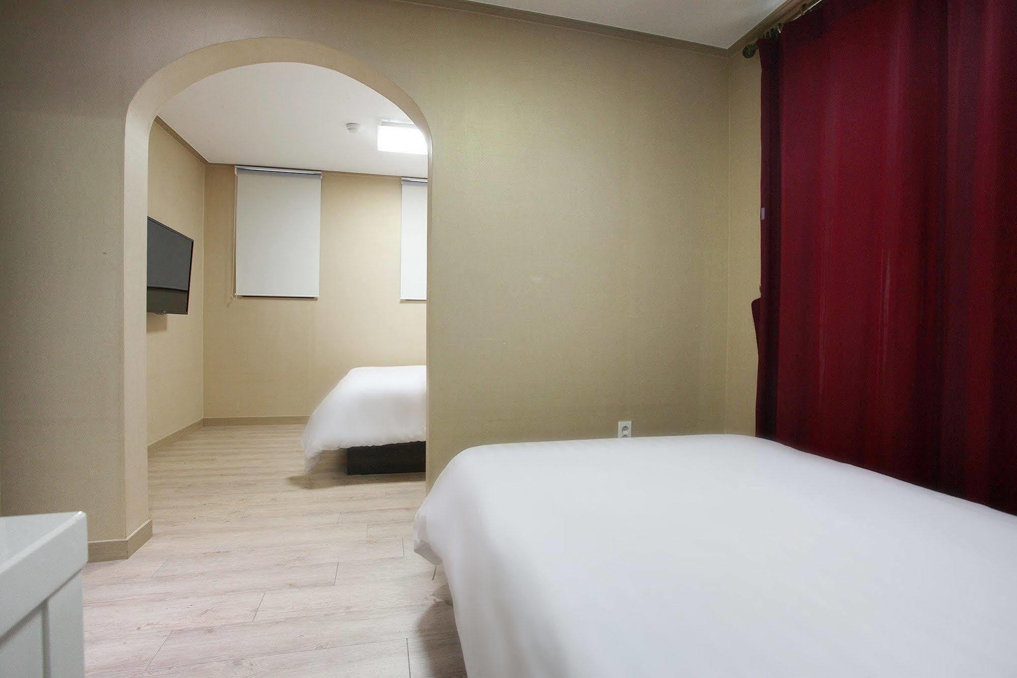 Orange Tree Hotel Чеджудо Экстерьер фото