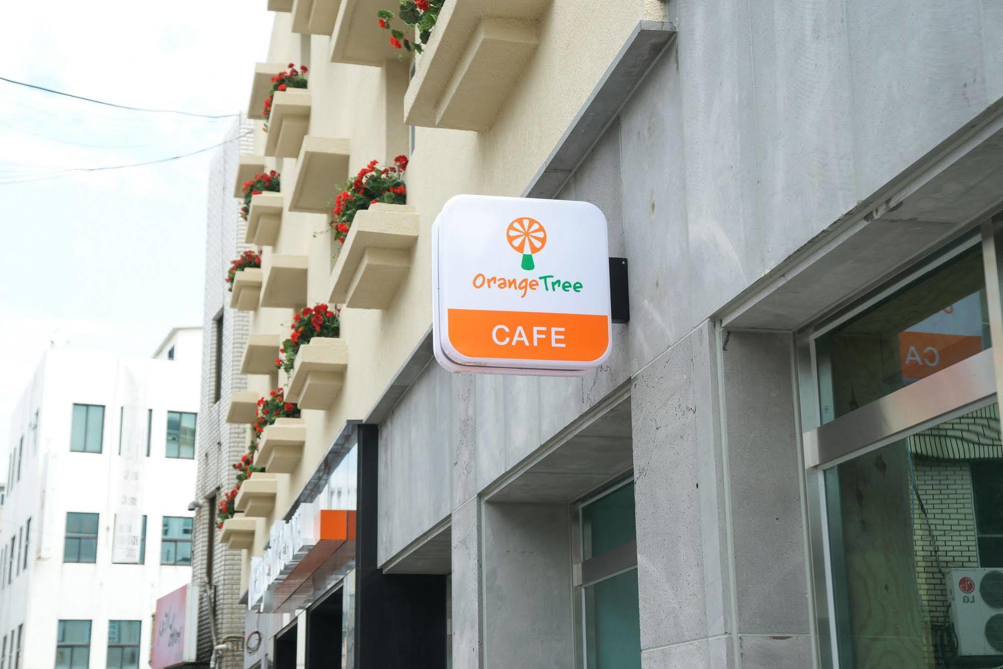 Orange Tree Hotel Чеджудо Экстерьер фото