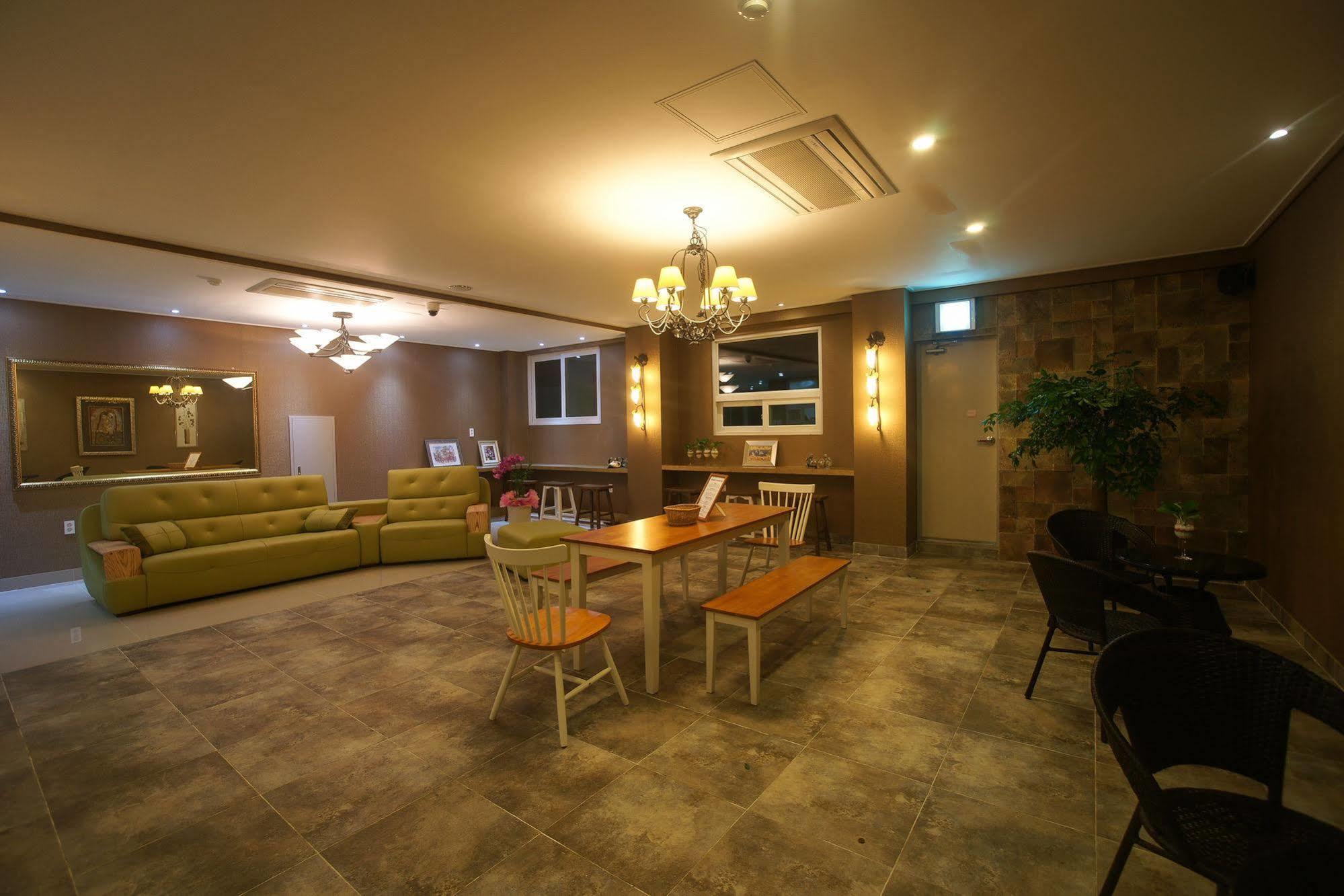 Orange Tree Hotel Чеджудо Экстерьер фото