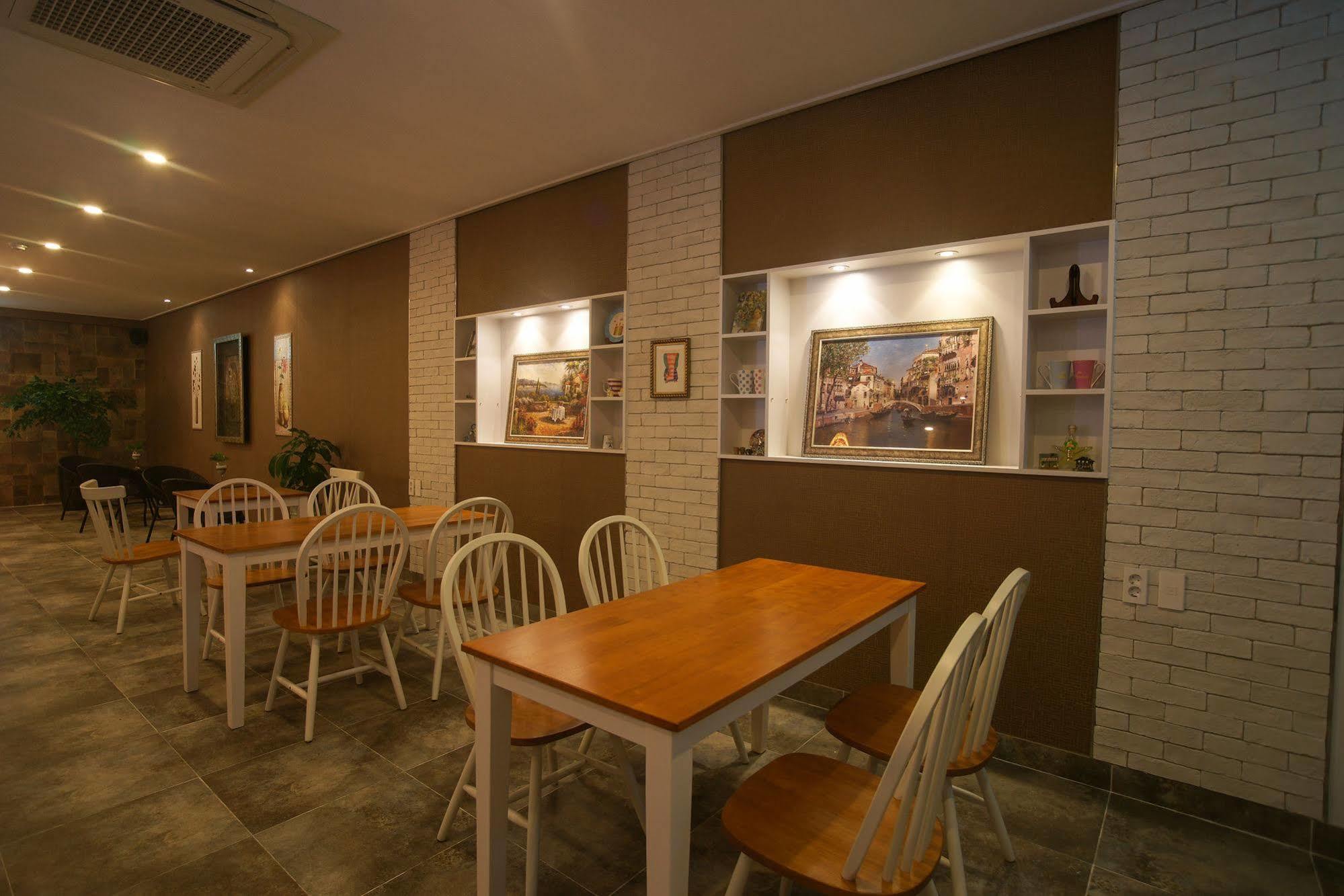 Orange Tree Hotel Чеджудо Экстерьер фото