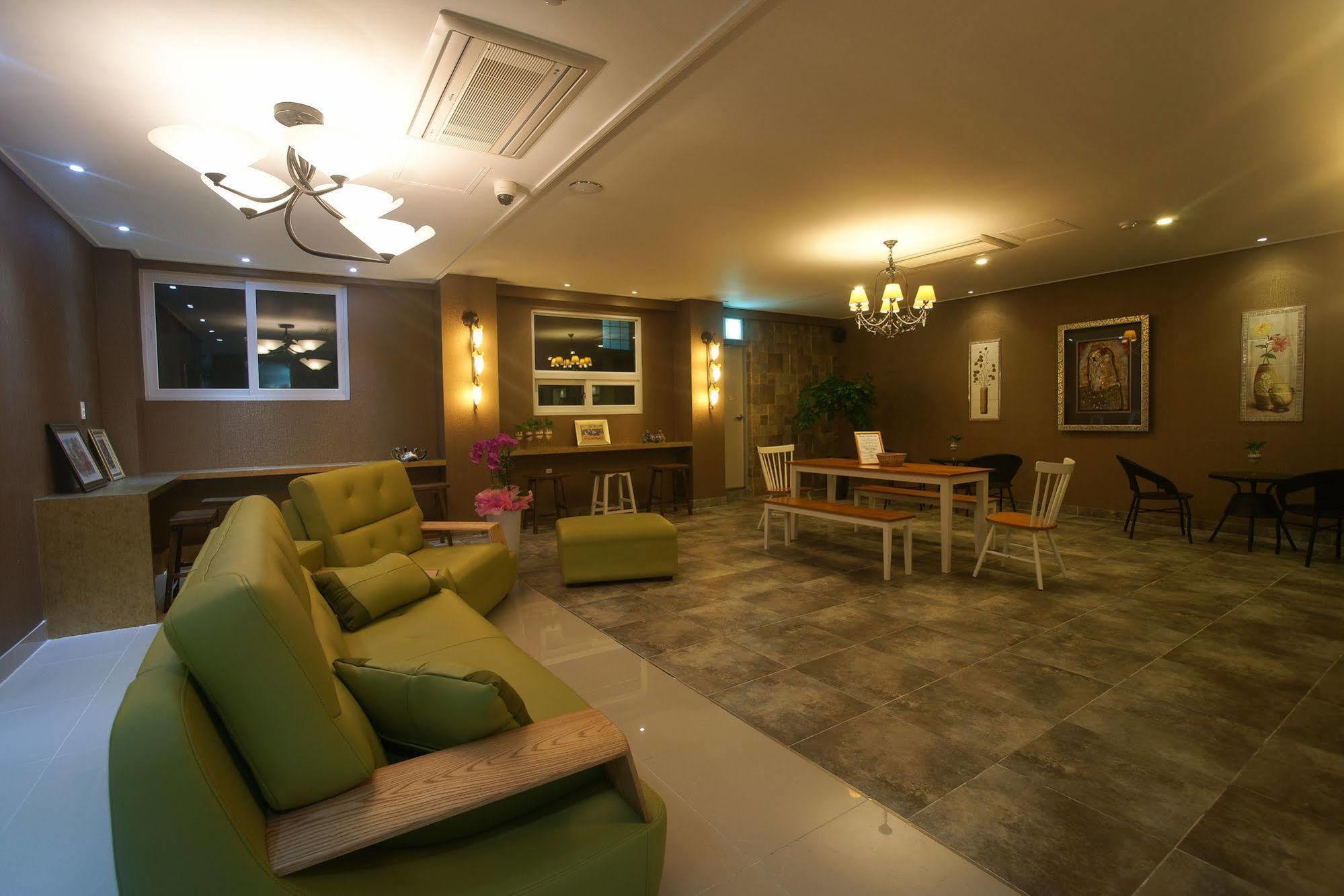 Orange Tree Hotel Чеджудо Экстерьер фото