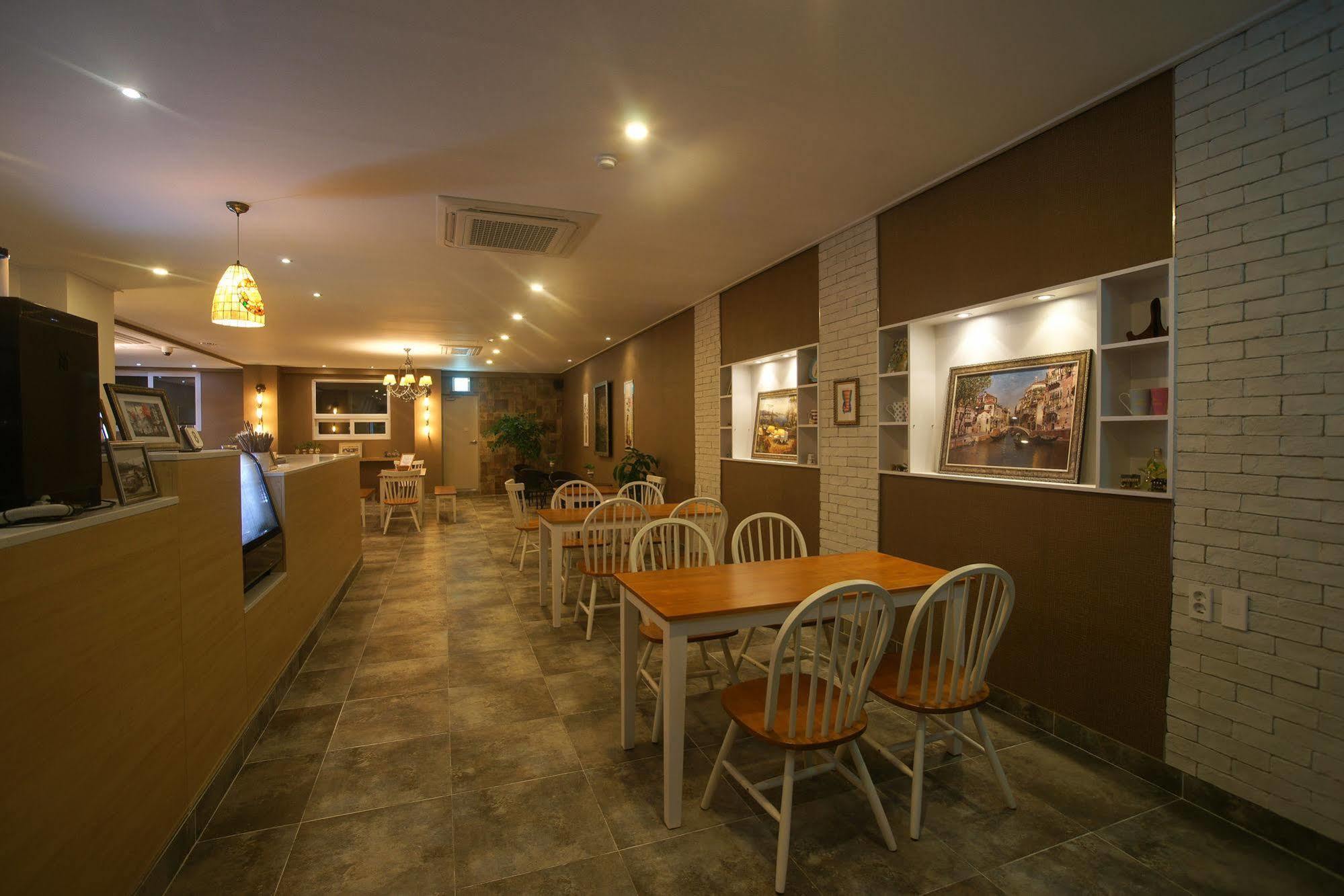 Orange Tree Hotel Чеджудо Экстерьер фото